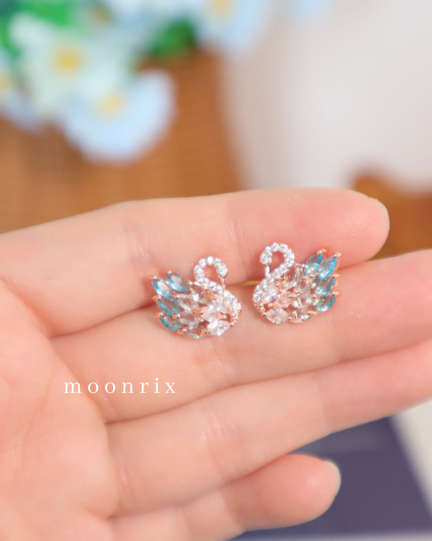 Odette Swan Zirconia Stud Earring