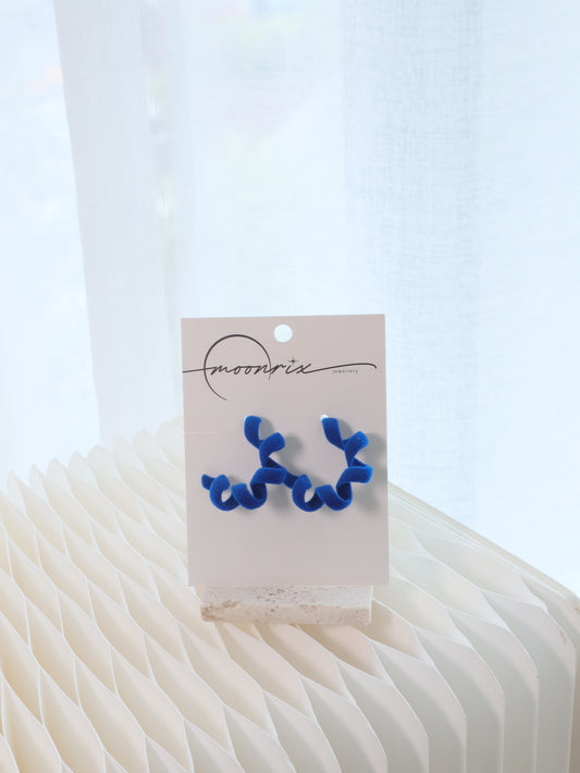 Quintessa Navy Blue Curl Ear Cuff Earring